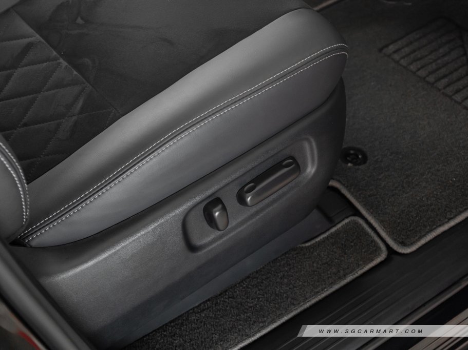 https://i.i-sgcm.com/new_cars/cars/10275/10275_g44