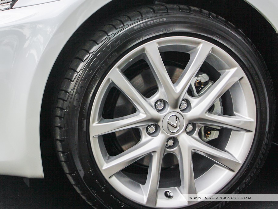 https://i.i-sgcm.com/new_cars/cars/10296/10296_g11