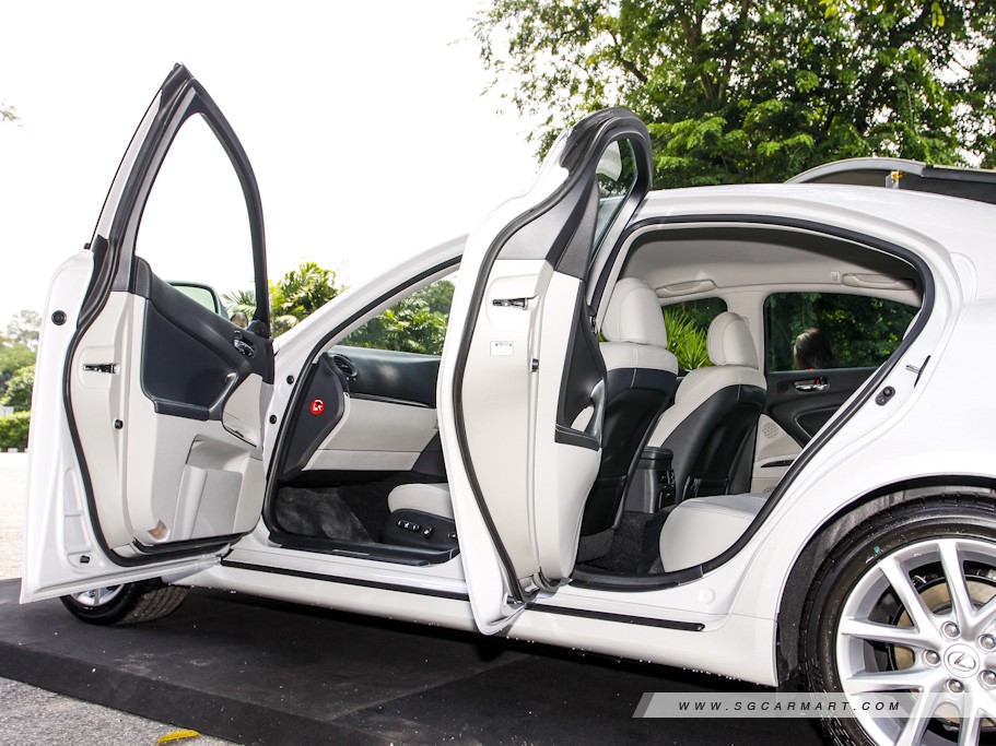https://i.i-sgcm.com/new_cars/cars/10296/10296_g12