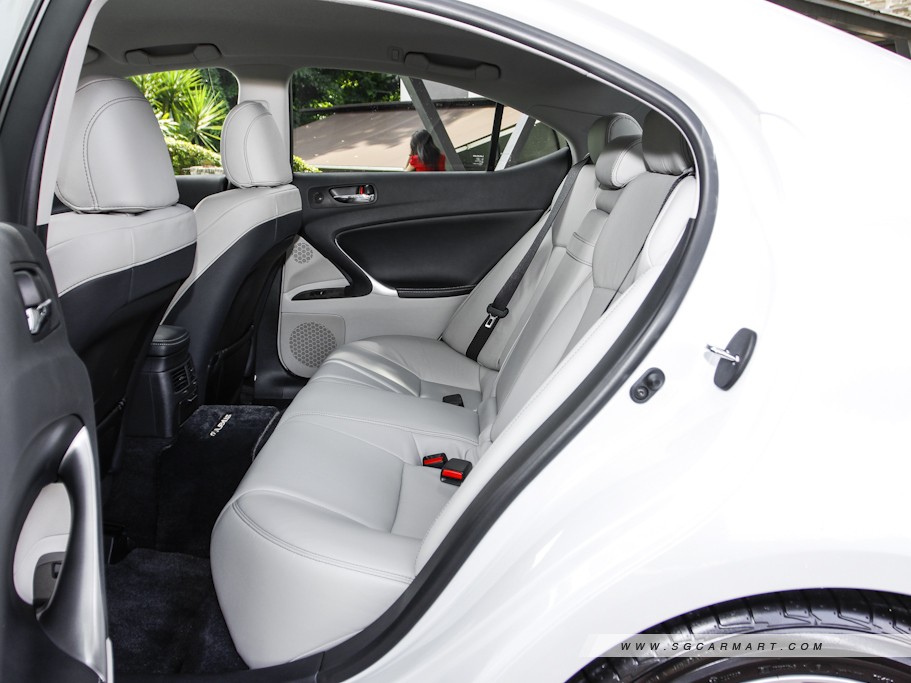 https://i.i-sgcm.com/new_cars/cars/10296/10296_g14
