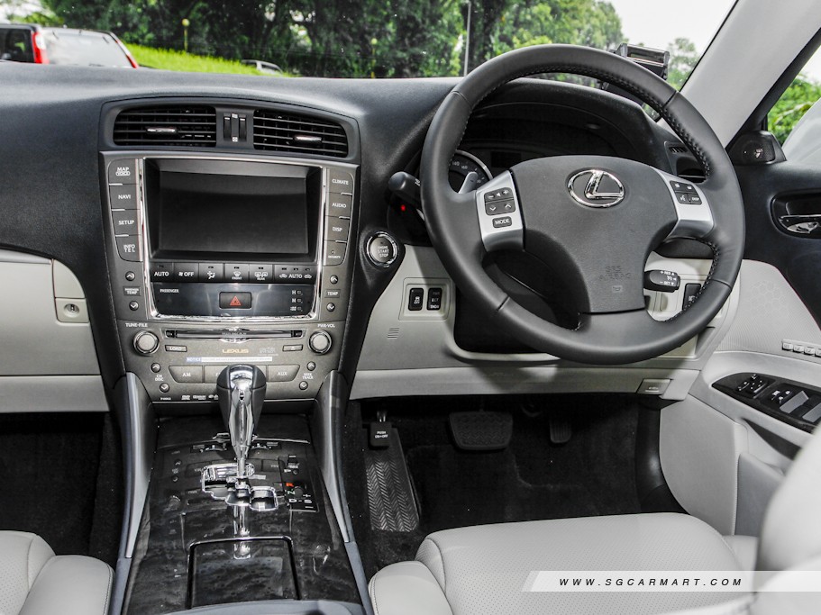 https://i.i-sgcm.com/new_cars/cars/10296/10296_g16