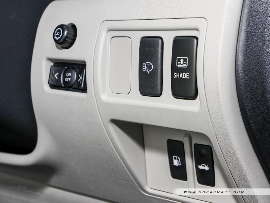 https://i.i-sgcm.com/new_cars/cars/10296/10296_g21