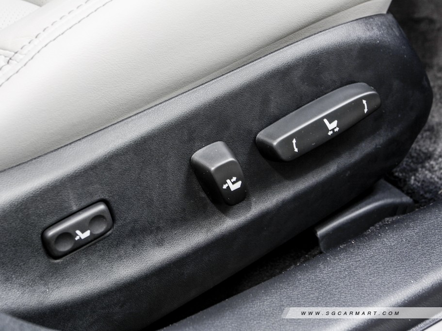 https://i.i-sgcm.com/new_cars/cars/10296/10296_g25