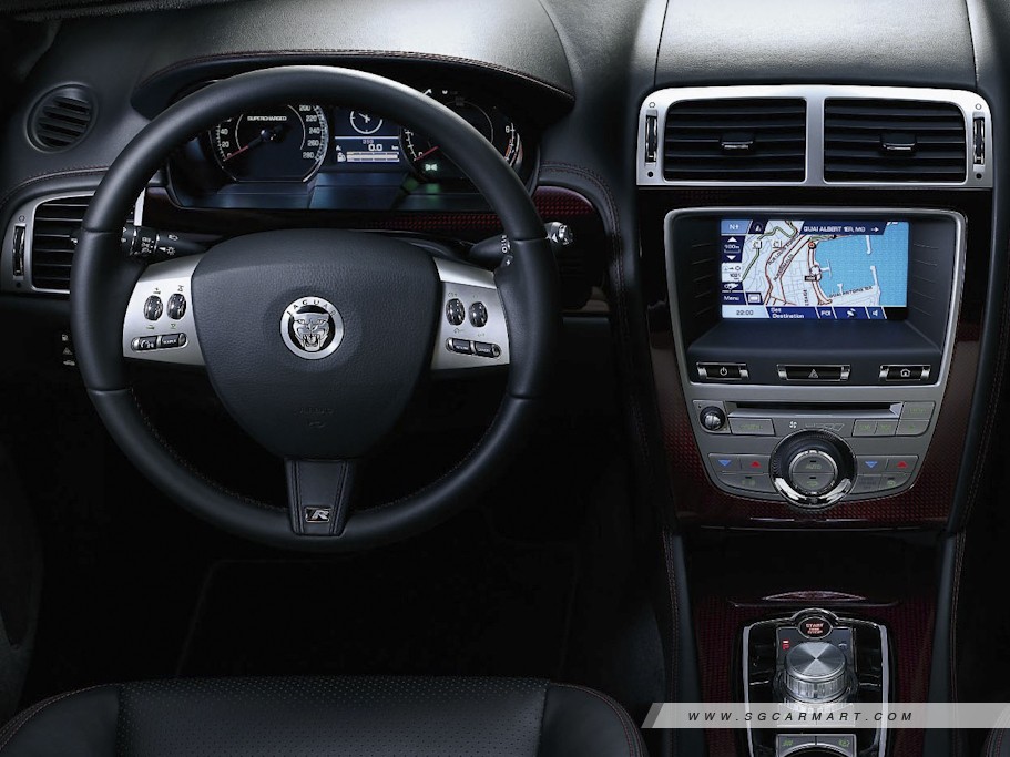 https://i.i-sgcm.com/new_cars/cars/10331/10331_g10