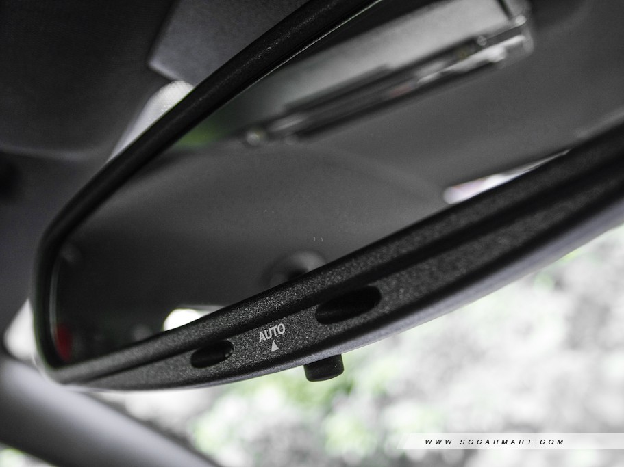 https://i.i-sgcm.com/new_cars/cars/10354/10354_g17