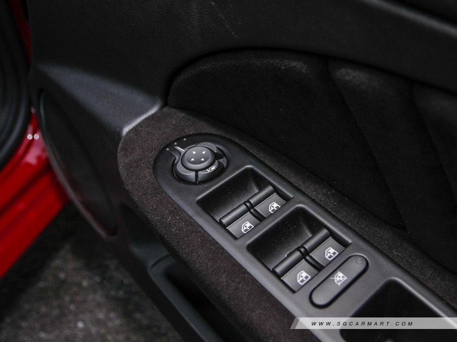 https://i.i-sgcm.com/new_cars/cars/10354/10354_g23
