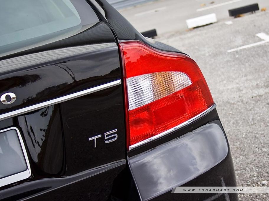 https://i.i-sgcm.com/new_cars/cars/10358/10358_g12