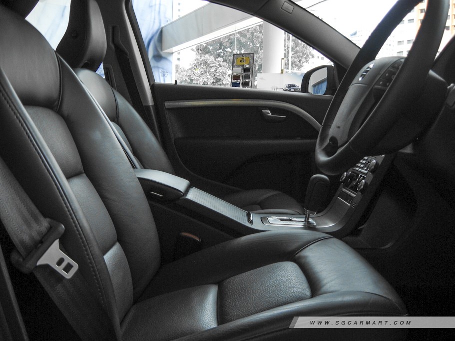 https://i.i-sgcm.com/new_cars/cars/10358/10358_g21