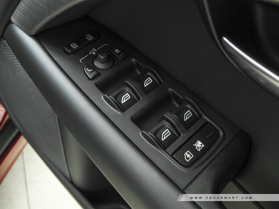 https://i.i-sgcm.com/new_cars/cars/10358/10358_g23
