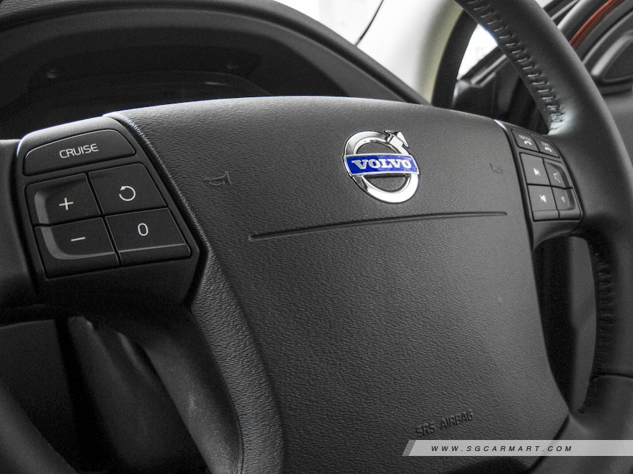 https://i.i-sgcm.com/new_cars/cars/10358/10358_g25