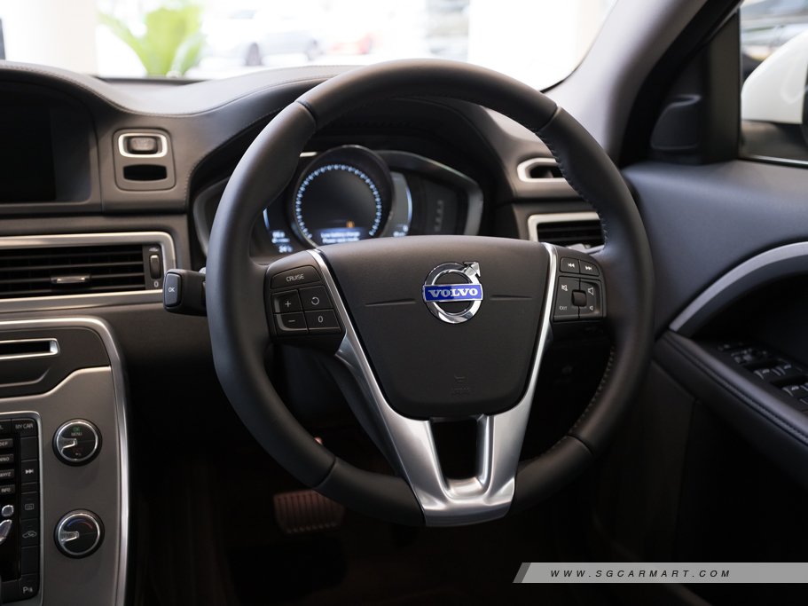 https://i.i-sgcm.com/new_cars/cars/10358/10358_g54
