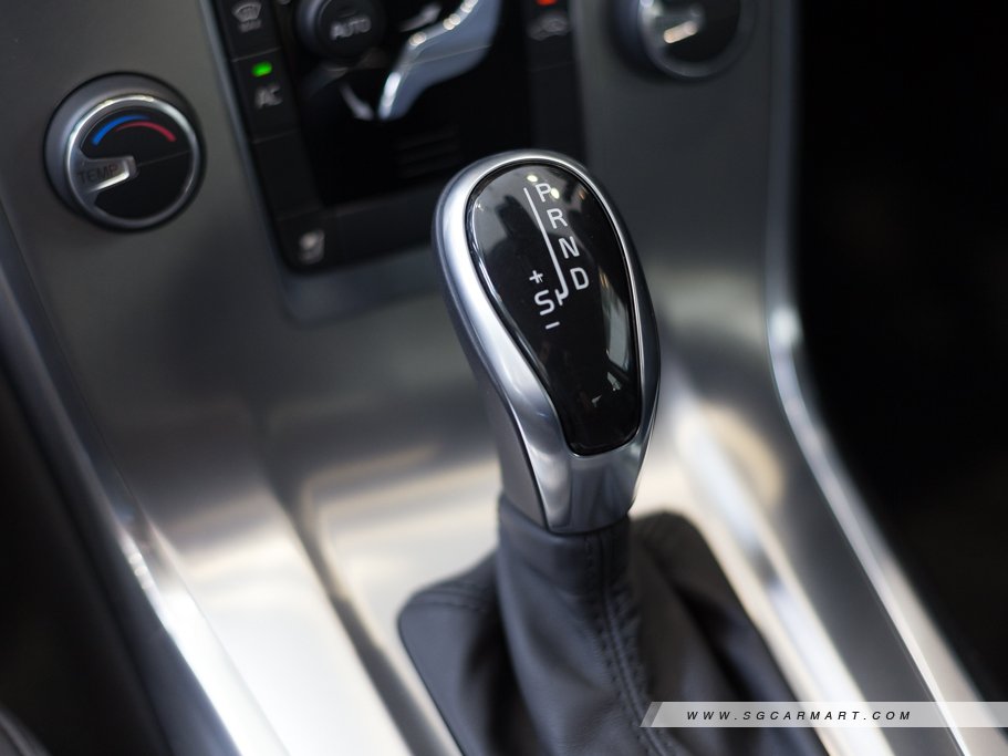 https://i.i-sgcm.com/new_cars/cars/10358/10358_g69