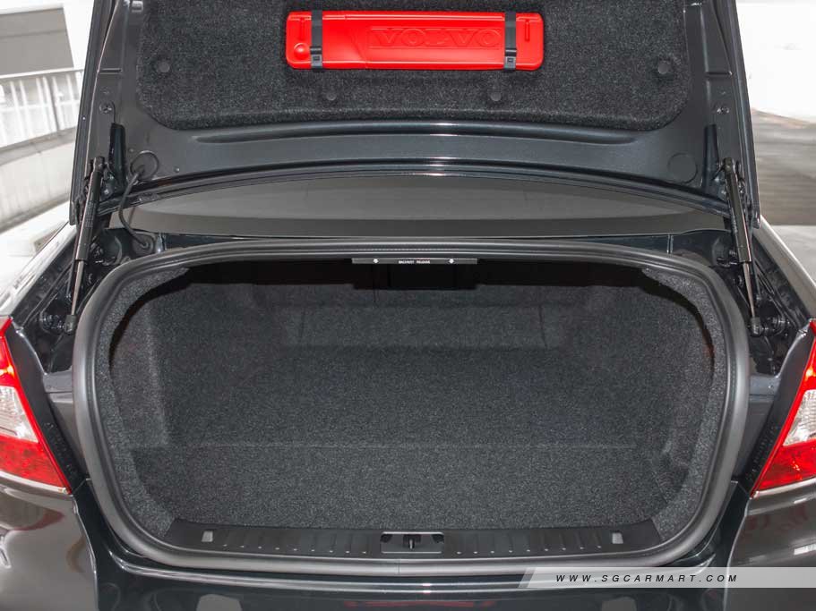 https://i.i-sgcm.com/new_cars/cars/10358/10358_g96