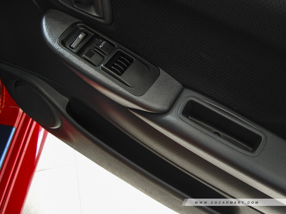 https://i.i-sgcm.com/new_cars/cars/10378/10378_g12