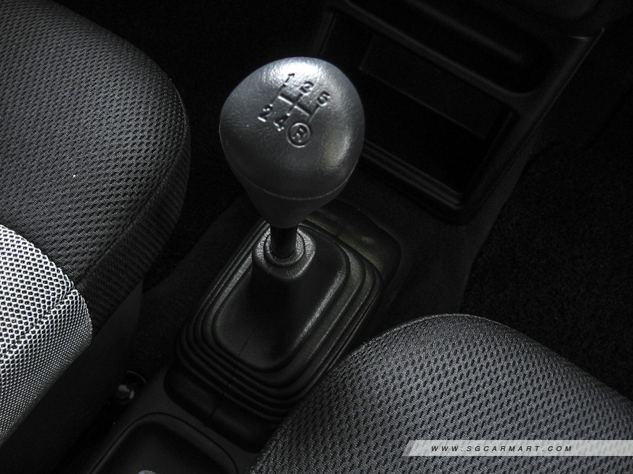 https://i.i-sgcm.com/new_cars/cars/10378/10378_g15