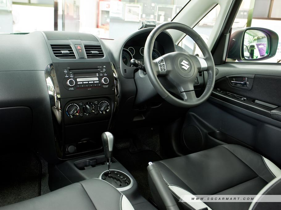 https://i.i-sgcm.com/new_cars/cars/10382/10382_g37