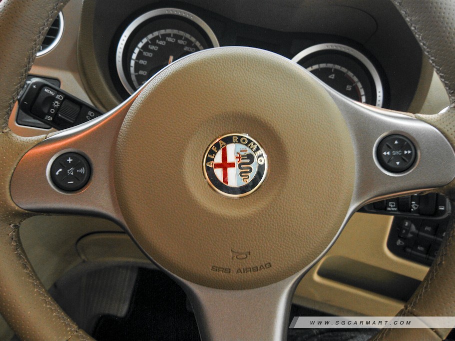 https://i.i-sgcm.com/new_cars/cars/10395/10395_g13