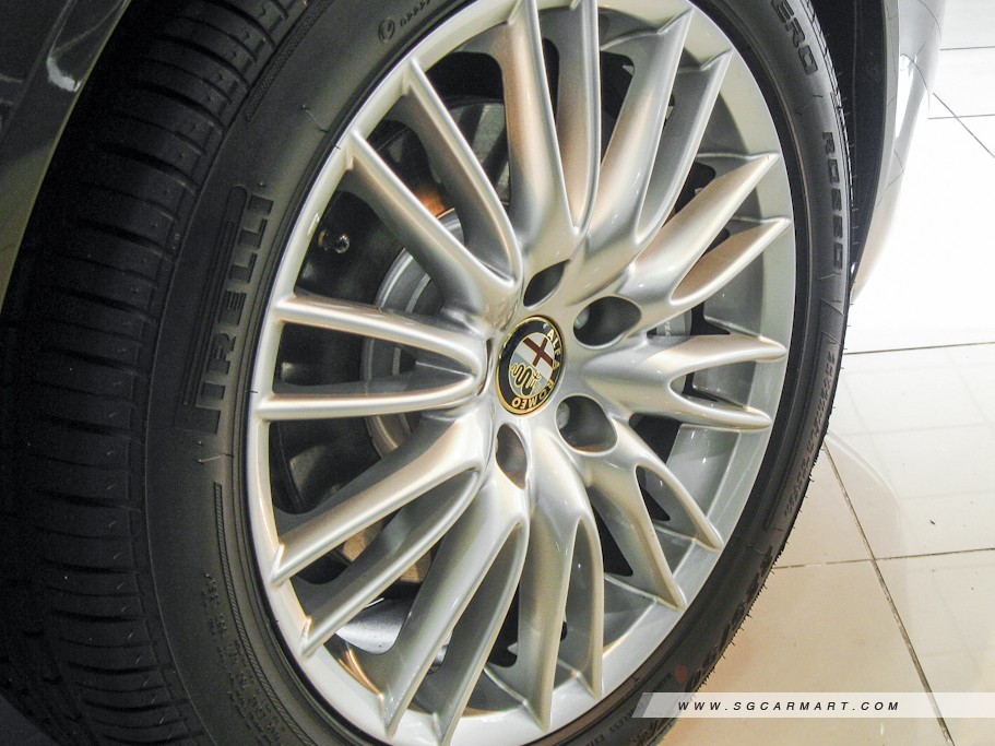 https://i.i-sgcm.com/new_cars/cars/10395/10395_g6