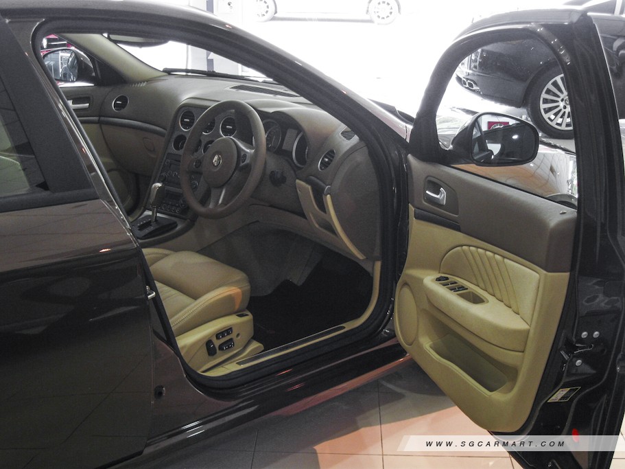 https://i.i-sgcm.com/new_cars/cars/10395/10395_g8