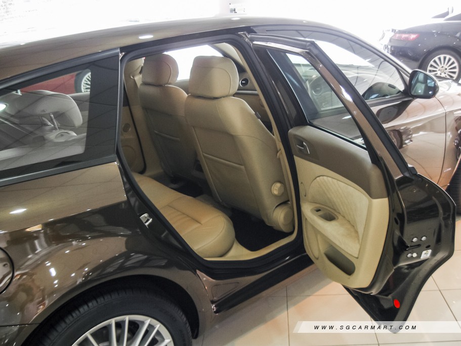 https://i.i-sgcm.com/new_cars/cars/10395/10395_g9