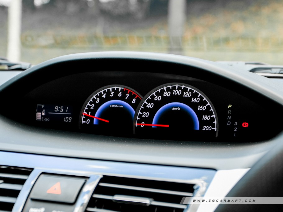 https://i.i-sgcm.com/new_cars/cars/10397/10397_g38