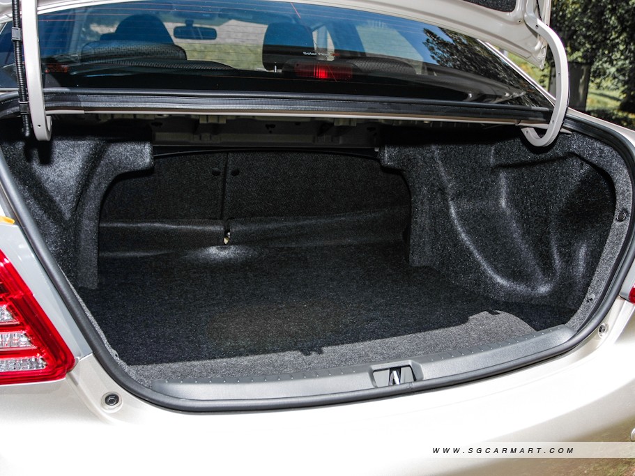 https://i.i-sgcm.com/new_cars/cars/10397/10397_g44