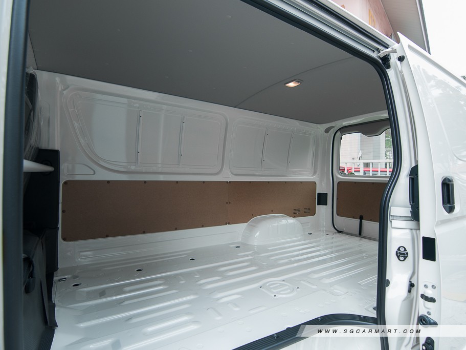 https://i.i-sgcm.com/new_cars/cars/10437/10437_g10