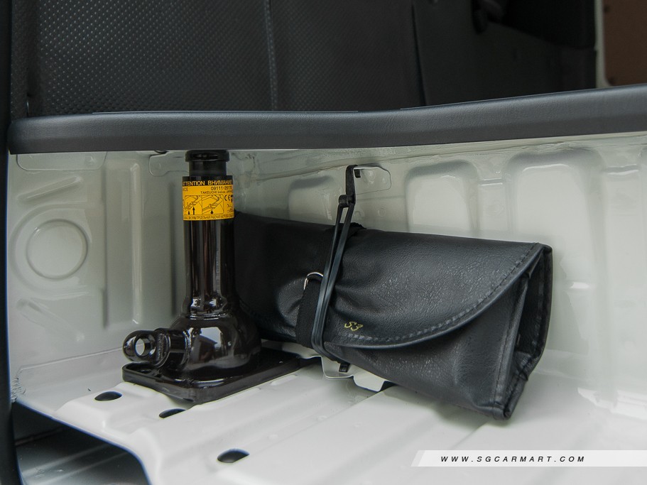 https://i.i-sgcm.com/new_cars/cars/10437/10437_g11
