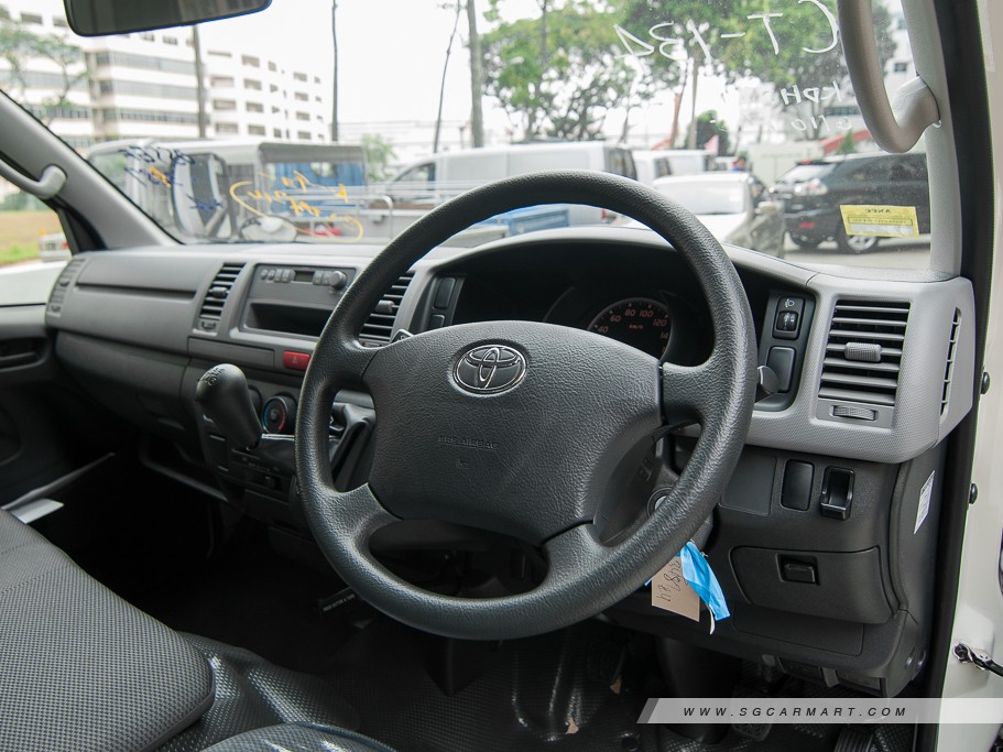 https://i.i-sgcm.com/new_cars/cars/10437/10437_g14