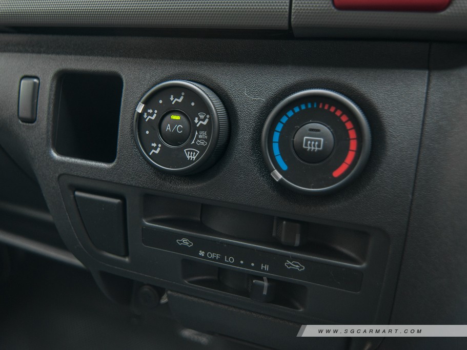 https://i.i-sgcm.com/new_cars/cars/10437/10437_g19