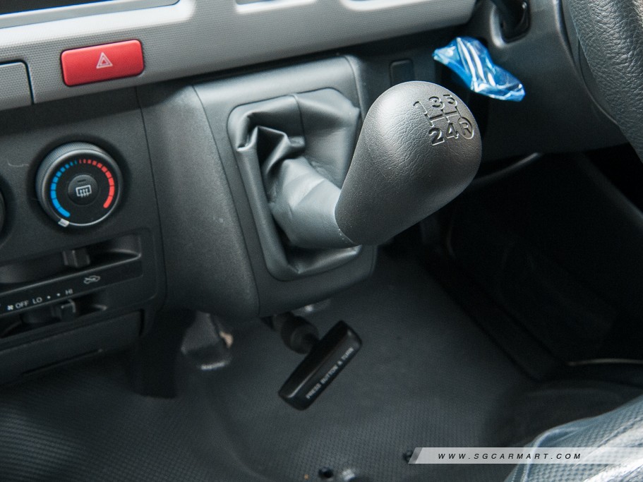 https://i.i-sgcm.com/new_cars/cars/10437/10437_g20