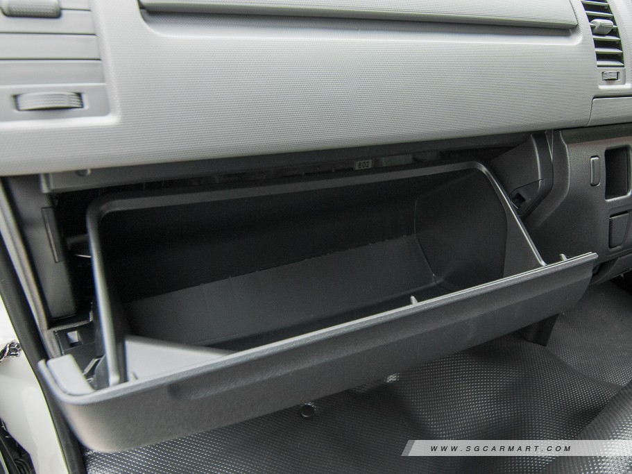 https://i.i-sgcm.com/new_cars/cars/10437/10437_g22