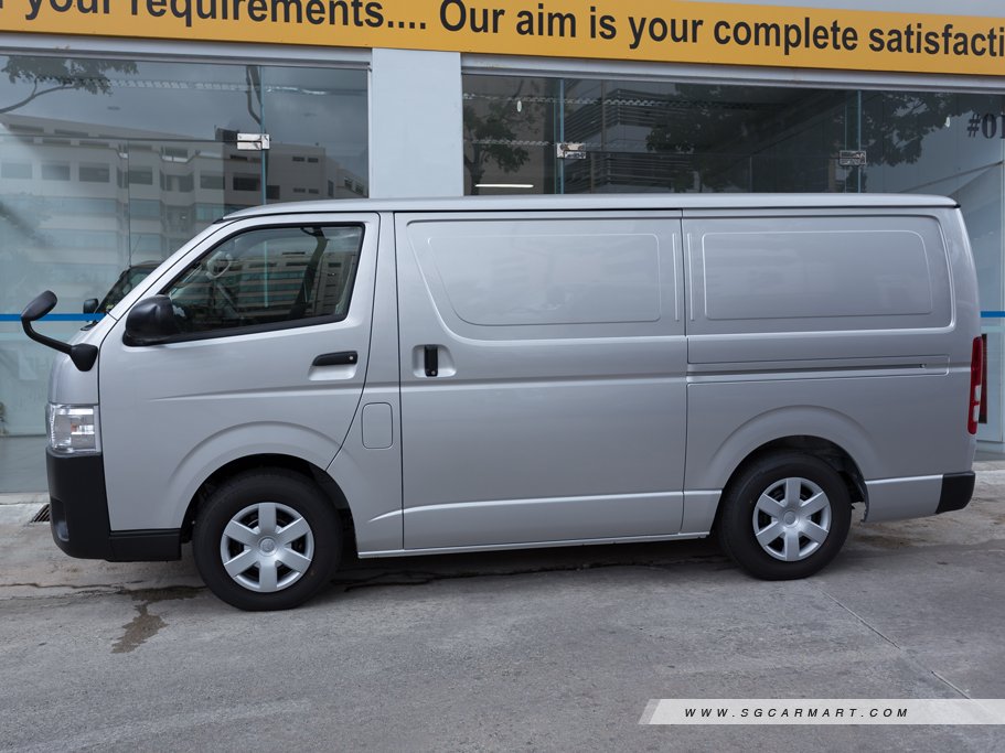 https://i.i-sgcm.com/new_cars/cars/10437/10437_g28