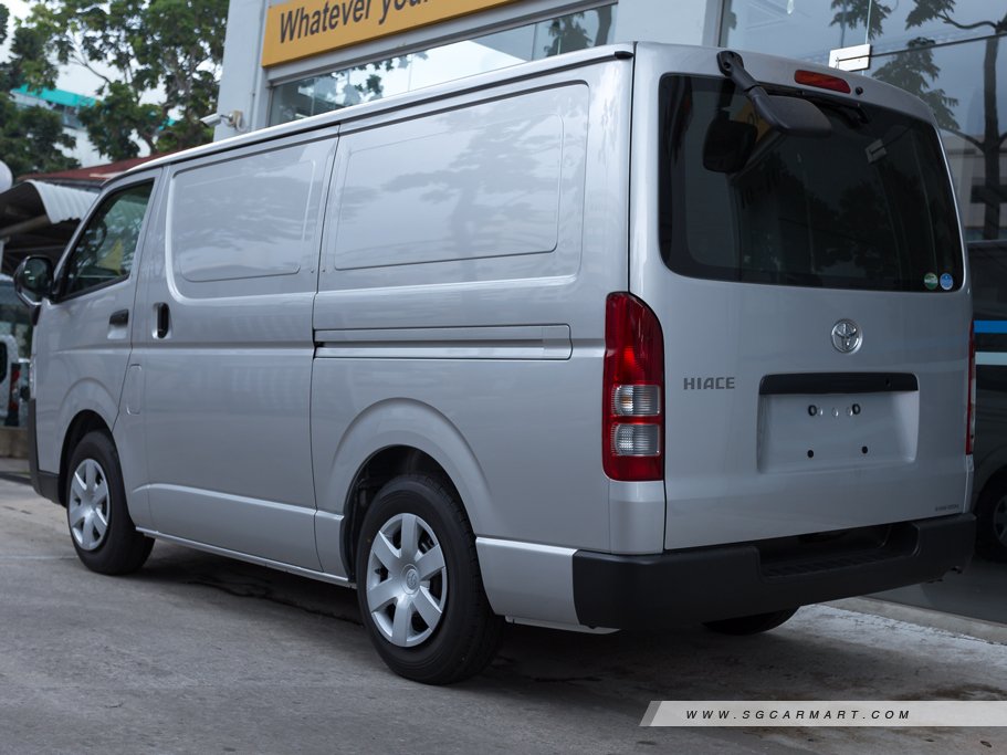https://i.i-sgcm.com/new_cars/cars/10437/10437_g29