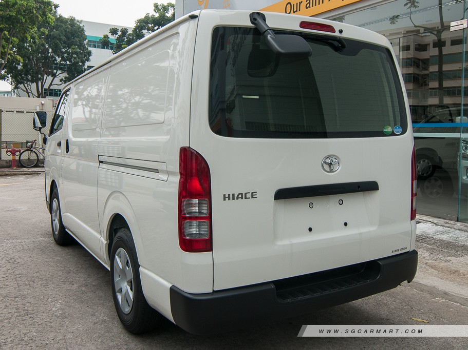 https://i.i-sgcm.com/new_cars/cars/10437/10437_g2