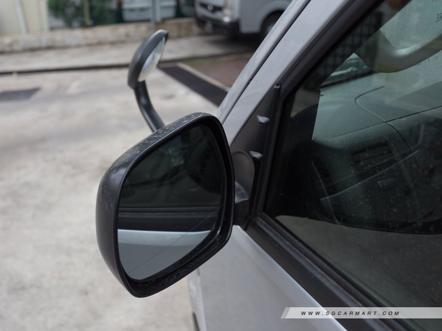 https://i.i-sgcm.com/new_cars/cars/10437/10437_g32