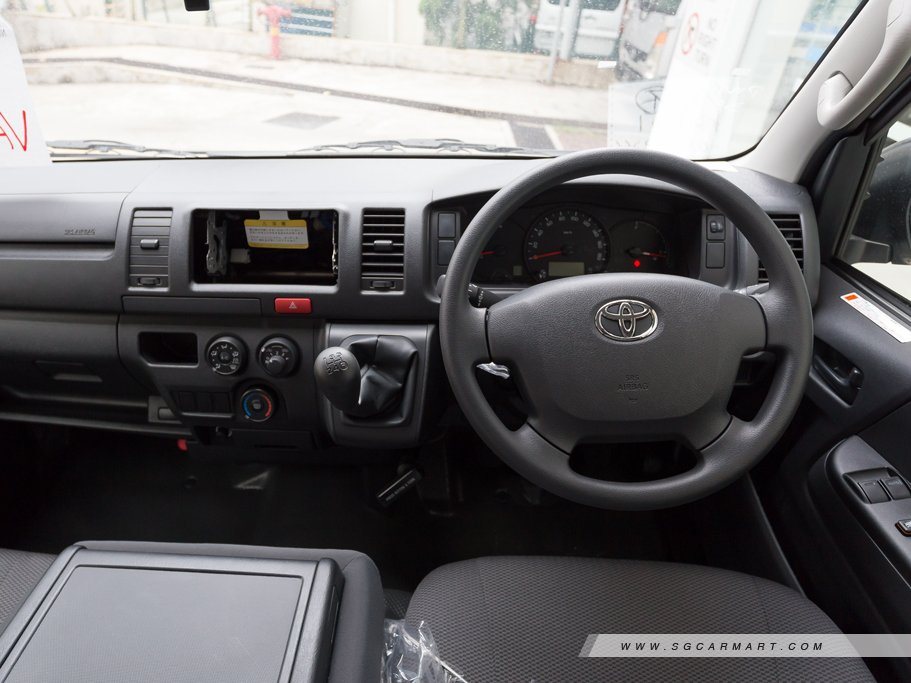 https://i.i-sgcm.com/new_cars/cars/10437/10437_g36