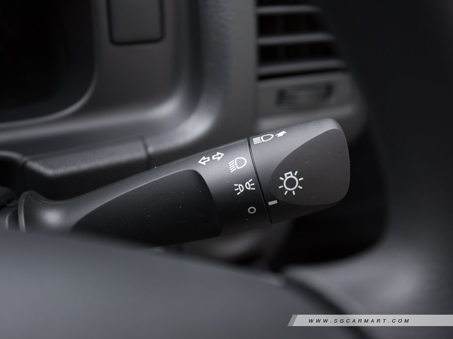 https://i.i-sgcm.com/new_cars/cars/10437/10437_g38