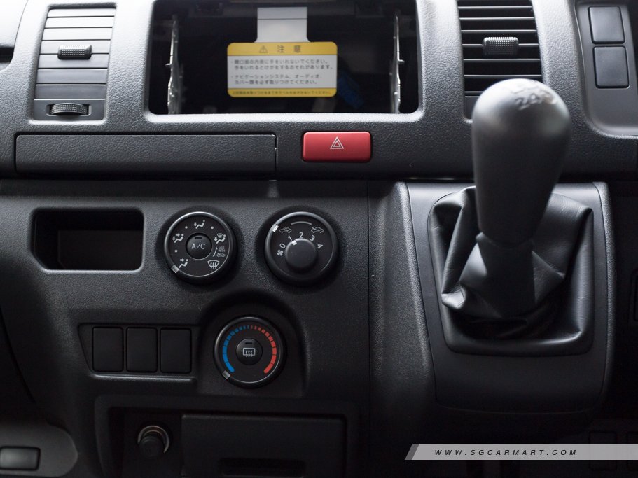 https://i.i-sgcm.com/new_cars/cars/10437/10437_g39