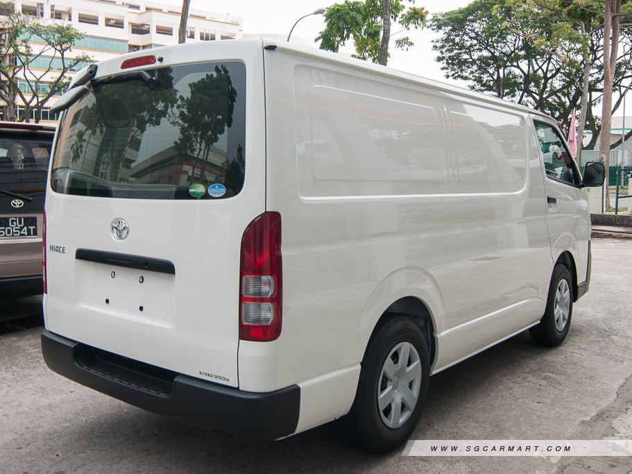 https://i.i-sgcm.com/new_cars/cars/10437/10437_g4