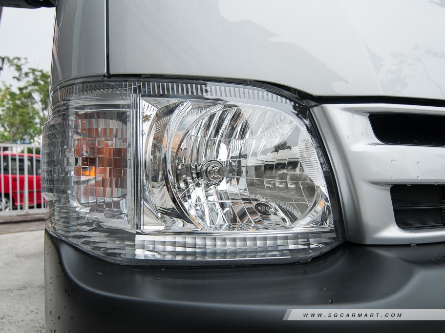 https://i.i-sgcm.com/new_cars/cars/10438/10438_g17