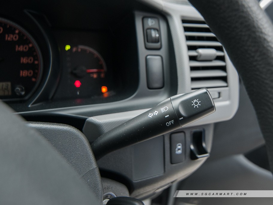 https://i.i-sgcm.com/new_cars/cars/10438/10438_g27