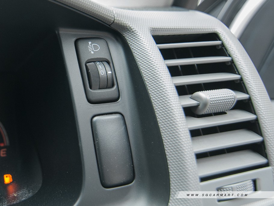 https://i.i-sgcm.com/new_cars/cars/10438/10438_g32