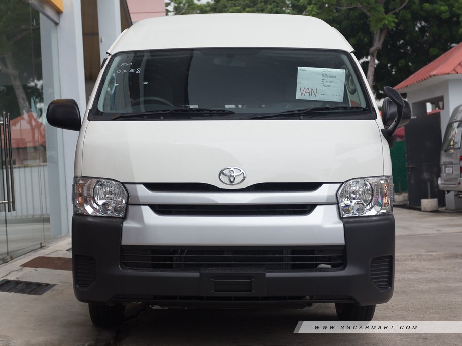 https://i.i-sgcm.com/new_cars/cars/10438/10438_g44