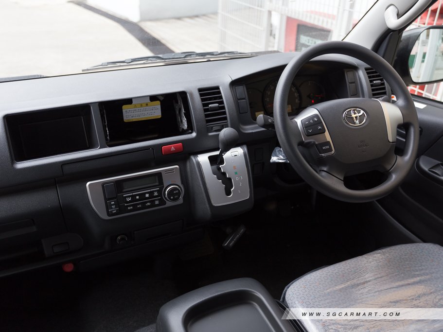 https://i.i-sgcm.com/new_cars/cars/10438/10438_g54