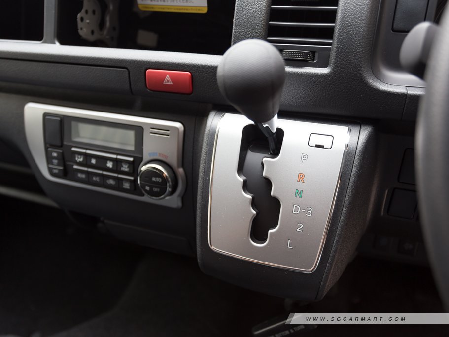 https://i.i-sgcm.com/new_cars/cars/10438/10438_g57