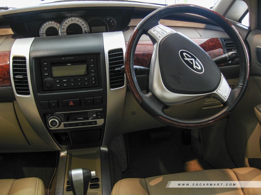 https://i.i-sgcm.com/new_cars/cars/10442/10442_g13