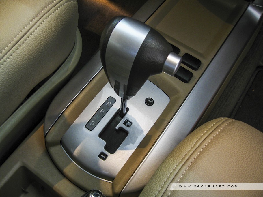 https://i.i-sgcm.com/new_cars/cars/10442/10442_g14
