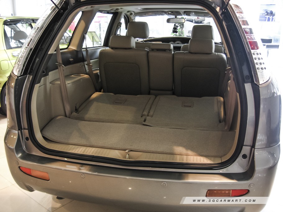 https://i.i-sgcm.com/new_cars/cars/10442/10442_g17