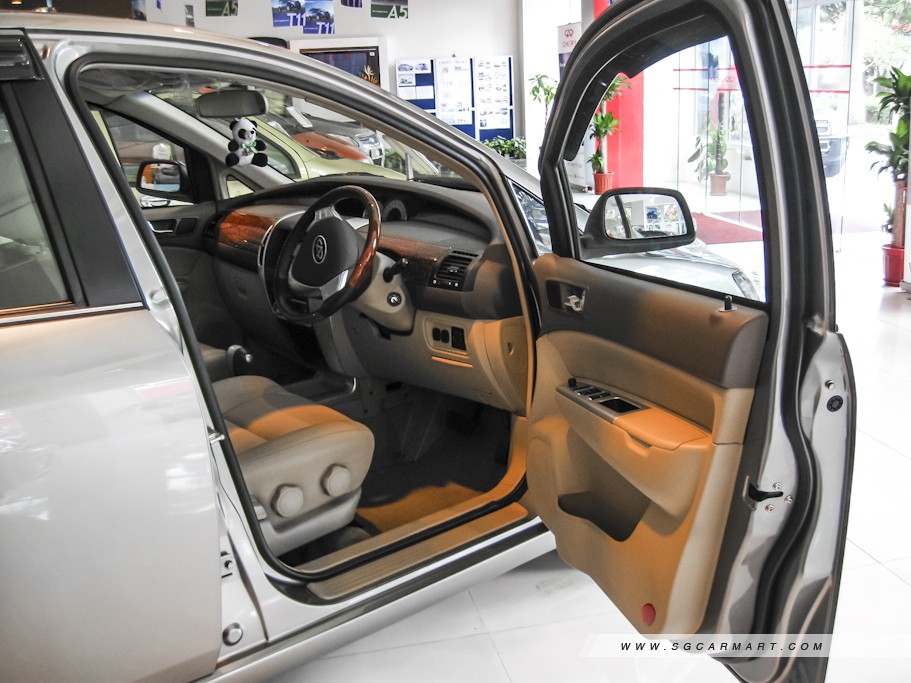 https://i.i-sgcm.com/new_cars/cars/10442/10442_g9